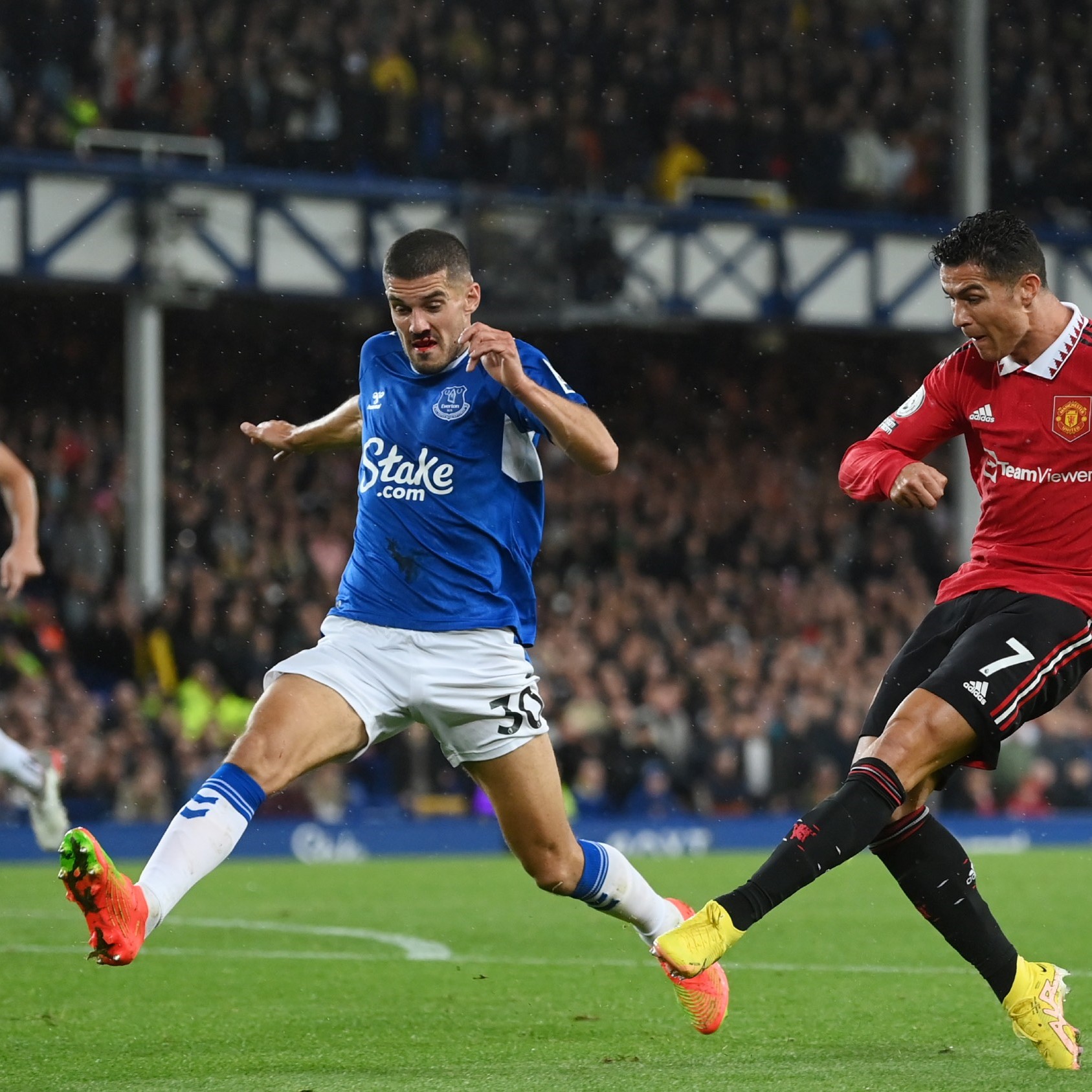 a soccer player run in a game